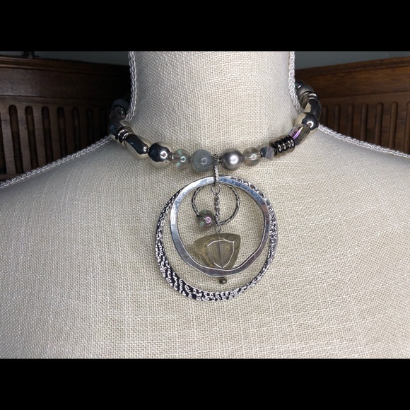 TRESKA COLLECTION IRRIDESCENT BEADS, BAUBLES, GRAPHITE & SILVER WIRE NEC… - Picture 1 of 3